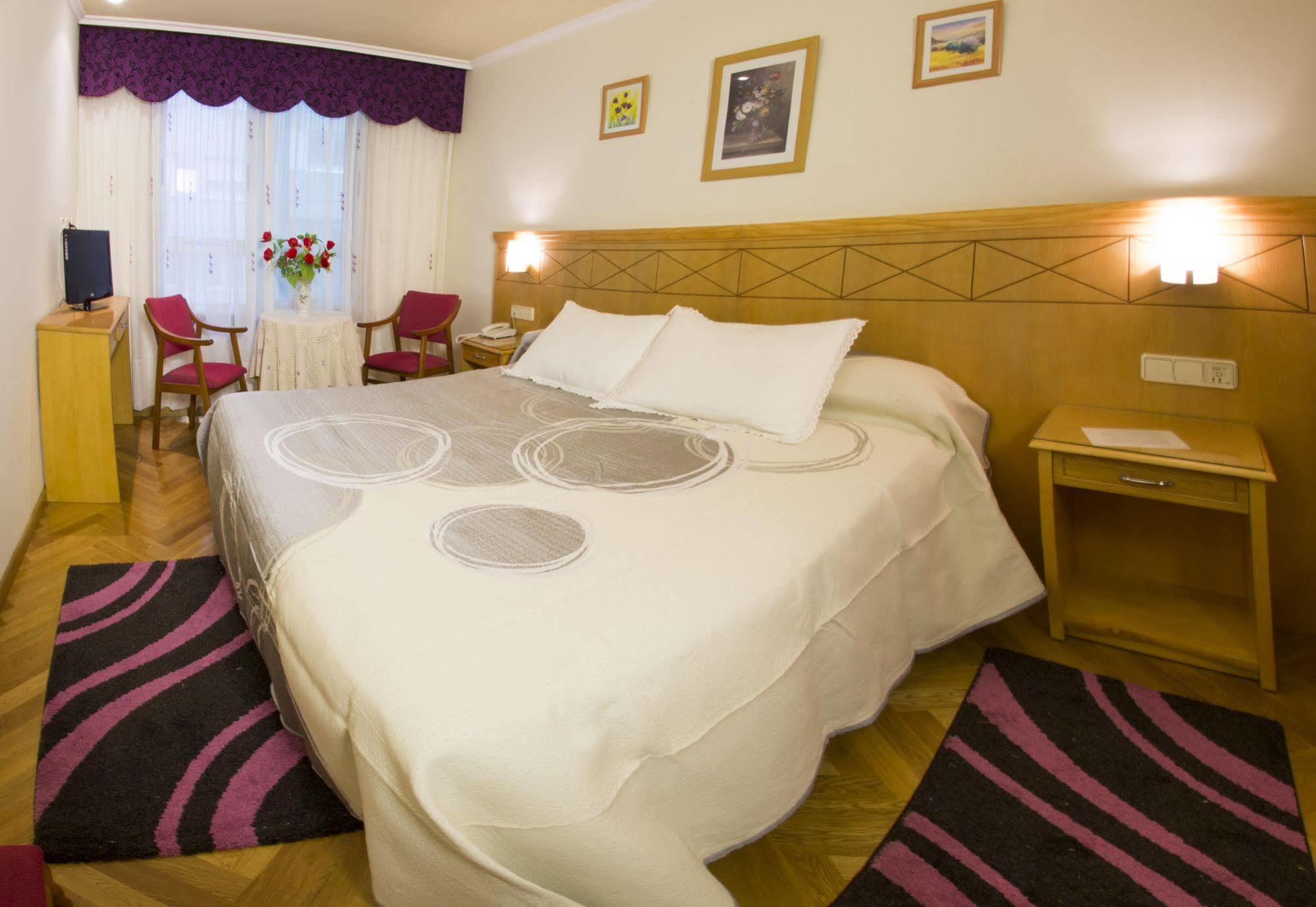 Hotel Cristal 2 A Coruña Dış mekan fotoğraf